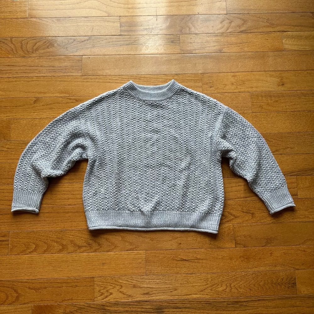 Universal Thread Gray Crewneck Sweater